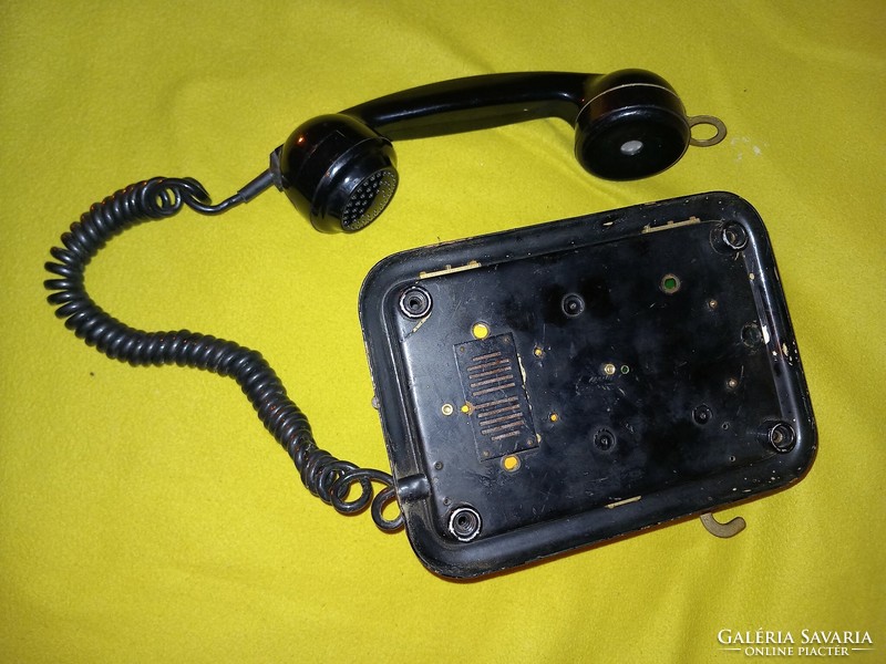 SVÉD és TÁRSA FALRA AKASZTHATÓ TŰZJELZŐ TELEFON 1930-as évekböl A 80-as években modernizált változat