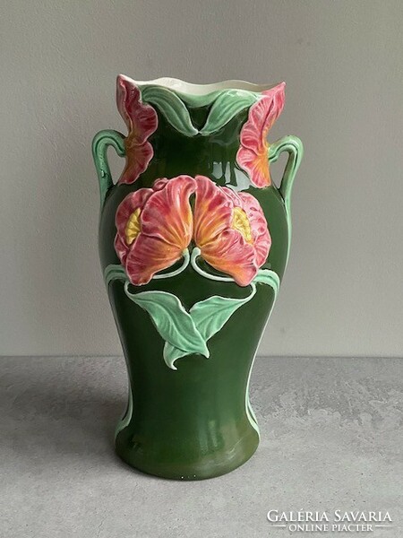 Repaired Zsolnay vase, round seal 1900