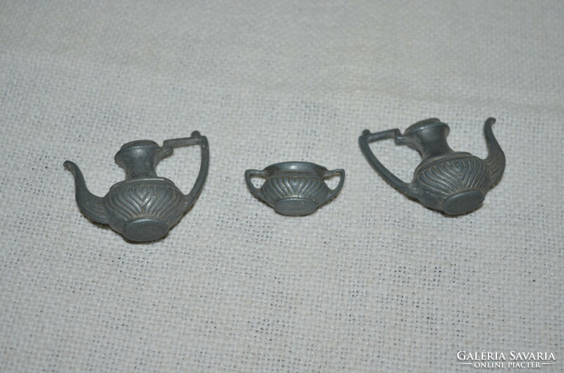 3 tin mini ornaments