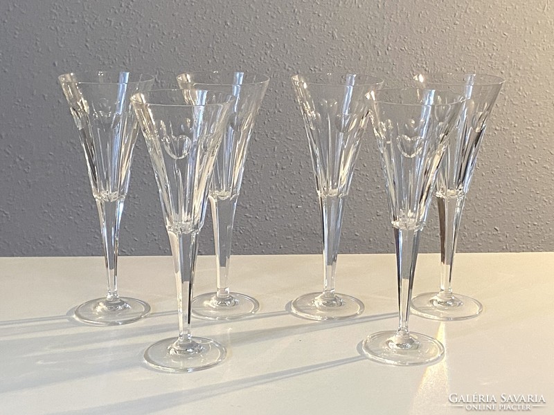 Set of 6 thick cast glass champagne glasses decorated with hearts 23.5 Cm