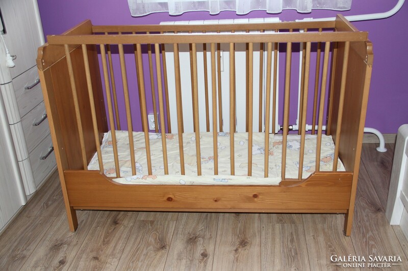 Wooden children's bed, coconut mattress, bed frame, bed linen