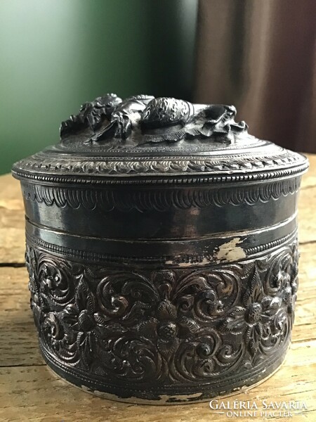 Antique 19th century handcrafted Burmese silver jewelry box 140g