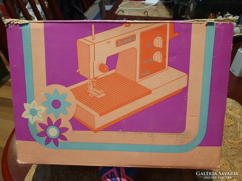 Retro piko juanita children's sewing machine perfect working social real cooper