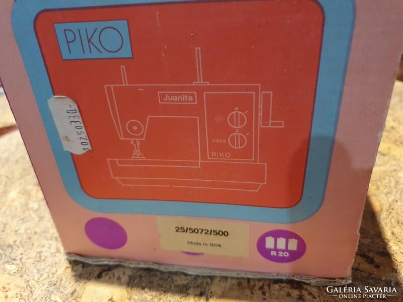 Retro piko juanita children's sewing machine perfect working social real cooper