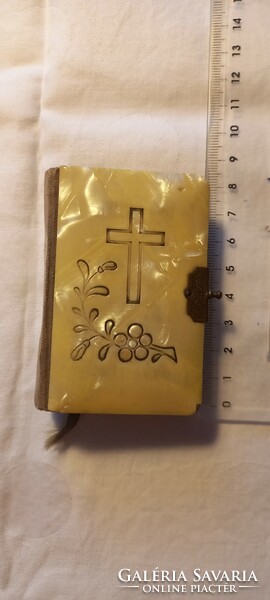 Kis méretű katolikus imádságoskönyv