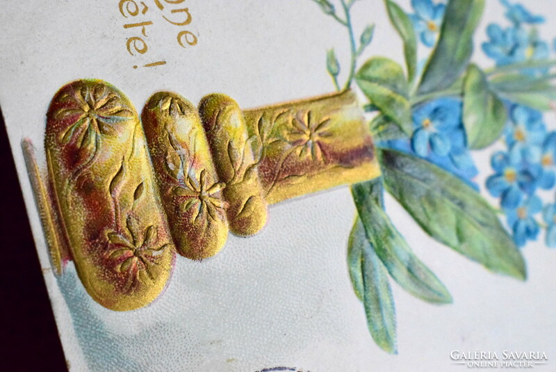 Antik dombornyomott üdvözlő képeslap - nefelejcs csokor vázában