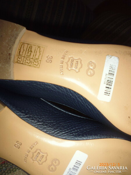 Premium ESCADA    tavaszi  valódi bőr cipő .