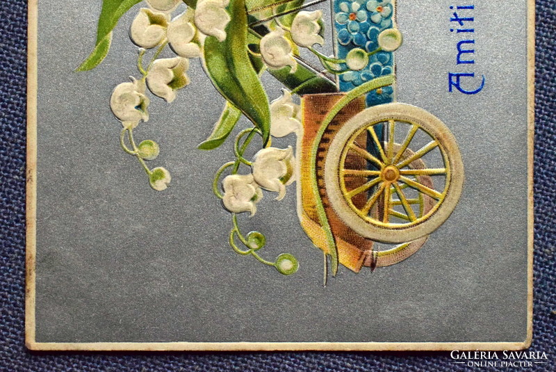 Antik dombornyomott üdvözlő képeslap - virágos automobil  , gyöngyvirág