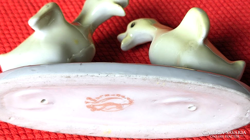 Porcelain ducks figure