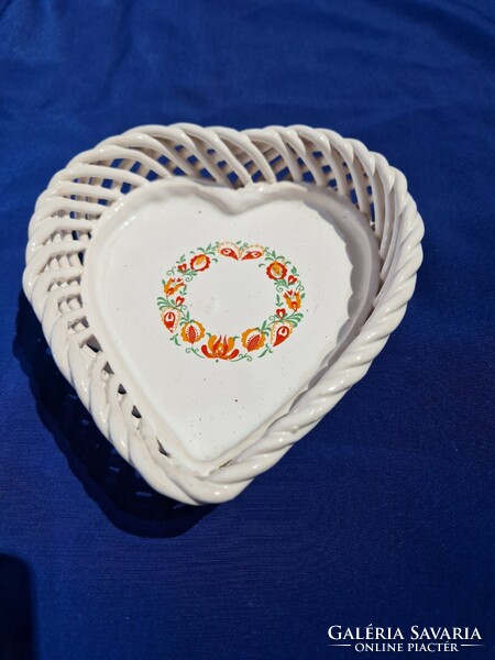 Bodrogkeresztúri szív alakú  fonott kerámia tálka