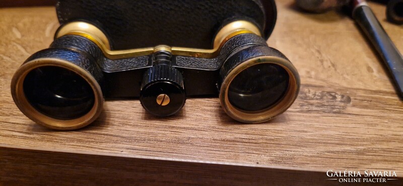 Binoculars/theatre binoculars