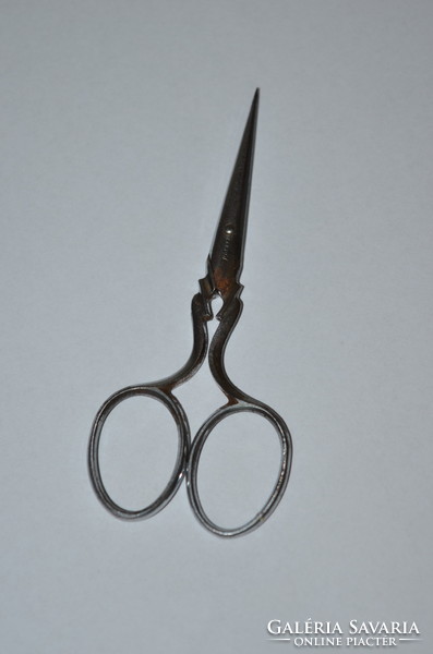 Small scissors for manual workers