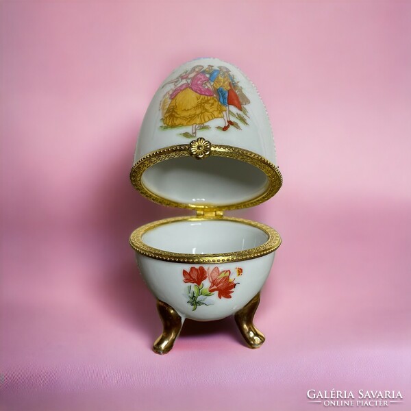 Retro, vintage porcelain jewelry holder egg