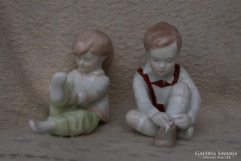 Dressing up children's porcelain figurines