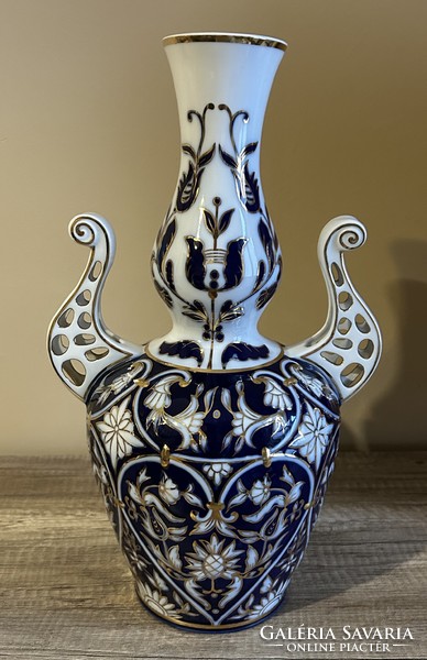 Hollóháza porcelain baroque vase