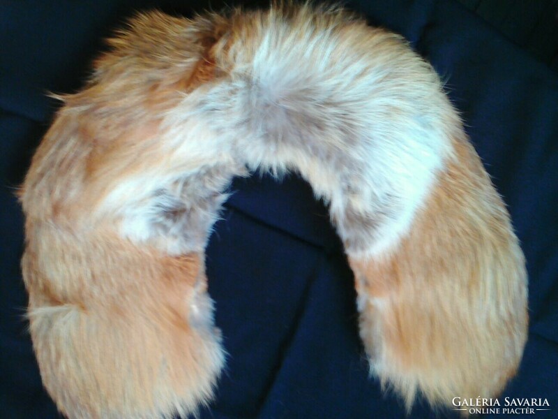 Fox fur collar