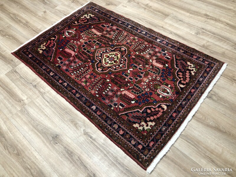 Lilian - Iranian hand-knotted wool Persian rug, 107 x 161 cm