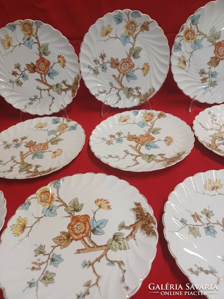 Jelzetlen porcelán virágos kis tányérok
