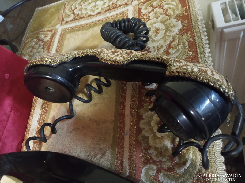 Bakelit telefon, különleges kagylóval