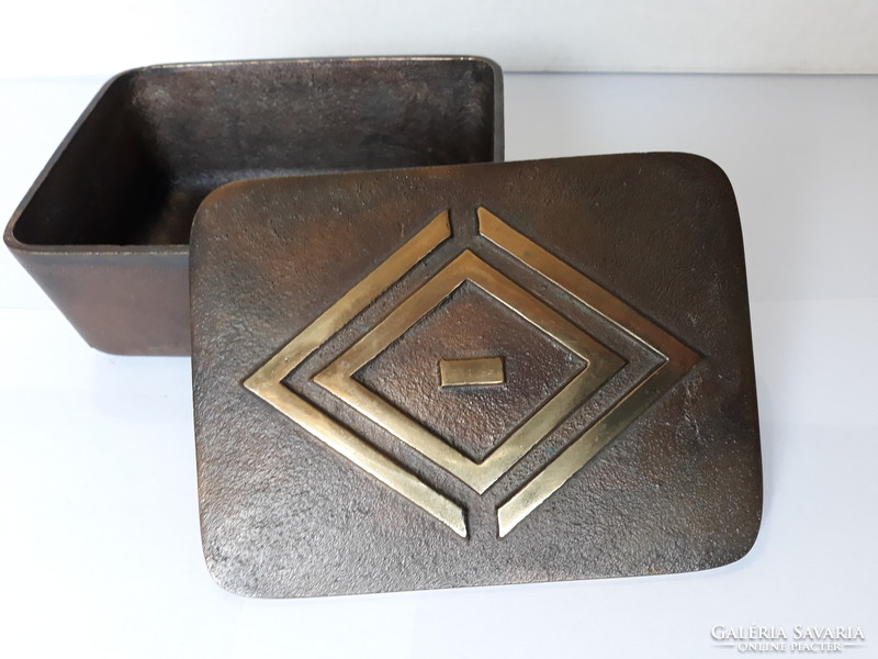 Art deco régi öntött bronz doboz, 1,3 kg