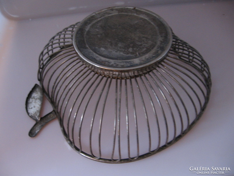 Retro apple-shaped silver-plated wire bread and fruit basket