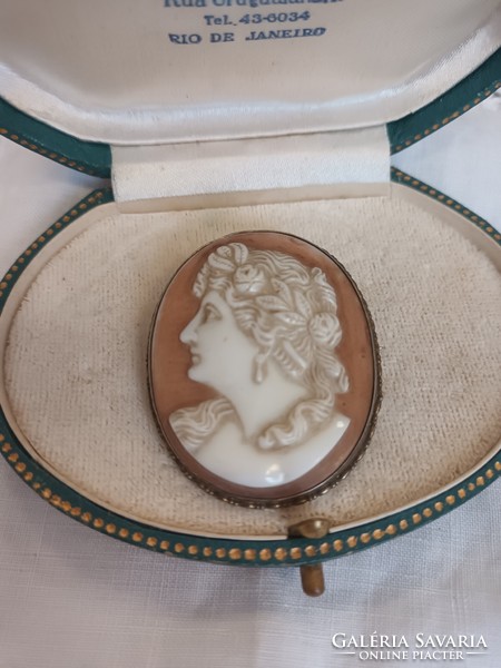 Antique art deco beautiful engraved camea female head brooch in silver socket for sale!