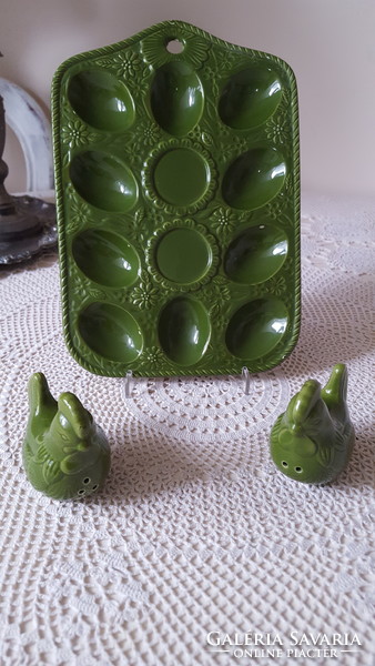 Ceramic boiled egg offering, with hen-shaped salt and pepper shaker