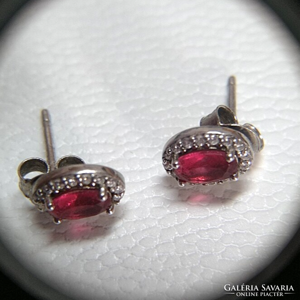Luxus ezüst fülbevaló vörös ovális kövekkel - 925