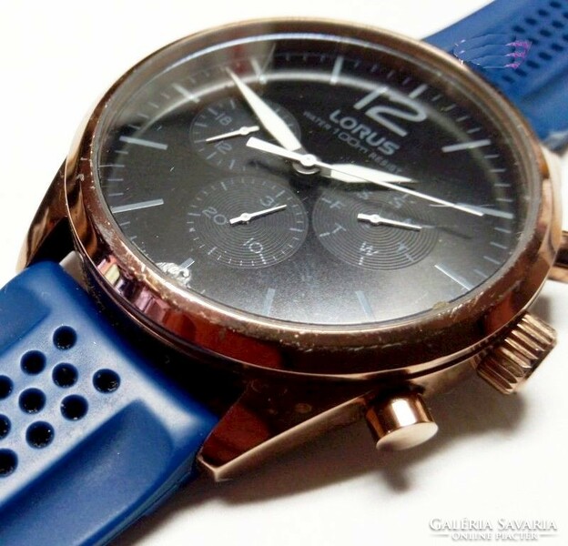 Retro men's wristwatch, lorus chronograph quartz size silicone strap in excellent condition