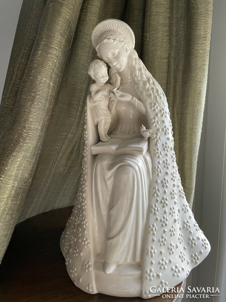 M. J. Hummel - Goebel nagy fehér virágos Madonna kisded gyermekével