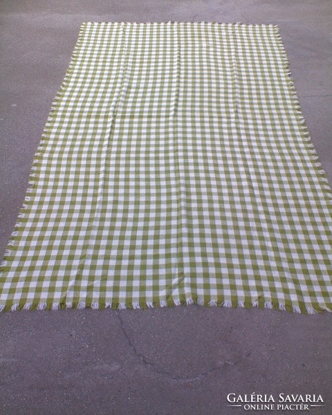 Zöld-fehér kockás asztalterítő 218x123 cm