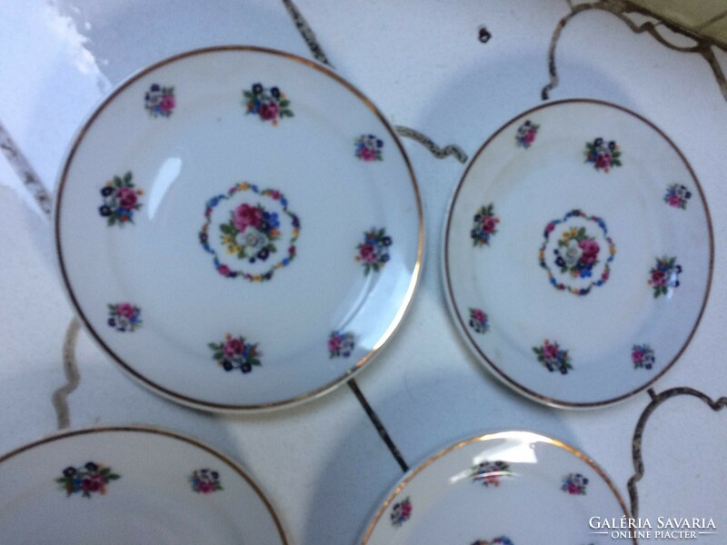 6 db Zsolnay virág mintás porcelán tányér talán régi süteményes készlet