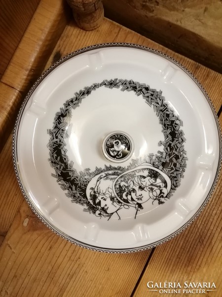 Hollóházi Jurcsák porcelán hamutartó,hamus,hamutál