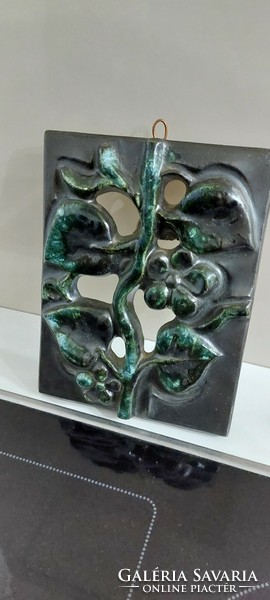 Ceramic wall ornament
