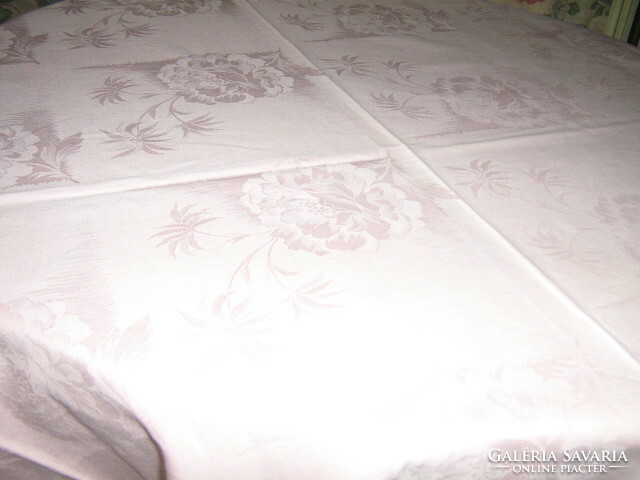 Beautiful and elegant rosy pink damask tablecloth