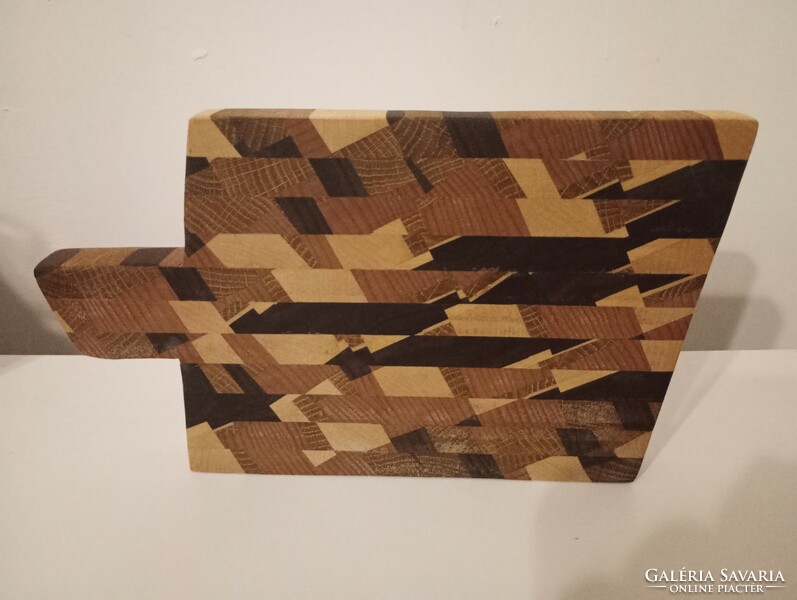 Handcrafted thick cutting board made of bacony hard wood