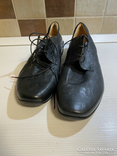Think men's leather shoes 45