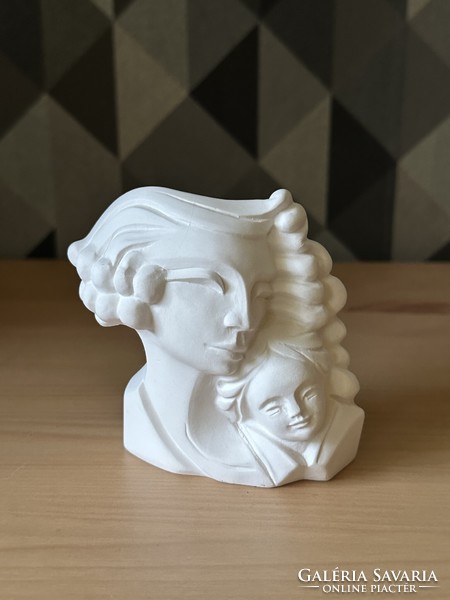 Mother with child, viláhy barley, biscuit porcelain sculpture