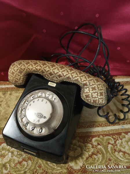 Bakelit telefon, különleges kagylóval