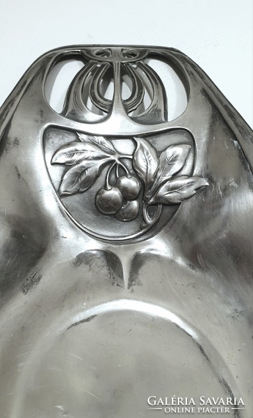 Szecessziós ezüstözött ón kínáló, asztalközép