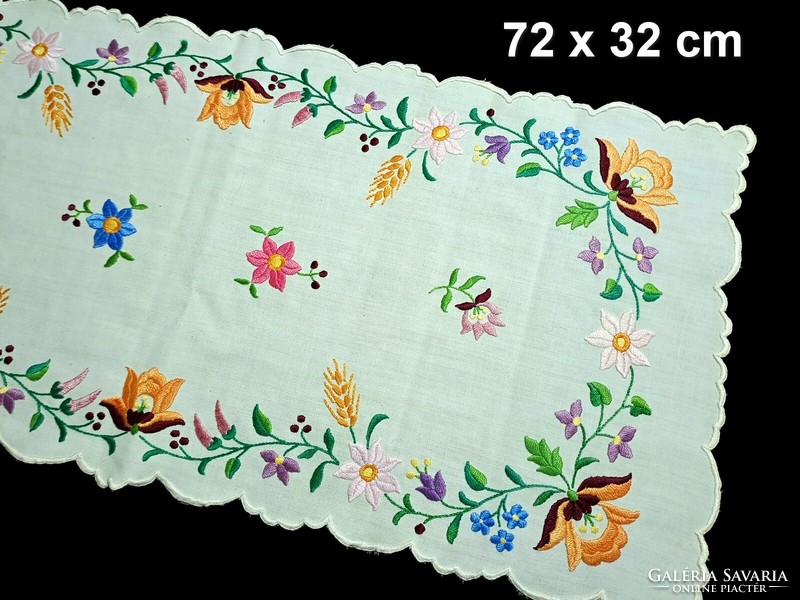 Tablecloth embroidered with a Kalocsa pattern, runner 72 x 32 cm pale cream color