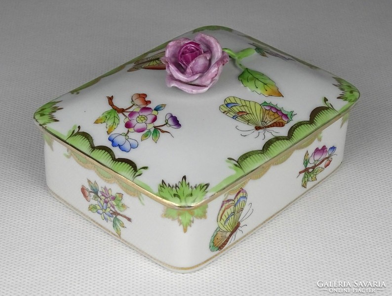1Q341 Herend porcelain bonbonier with old victorian pattern