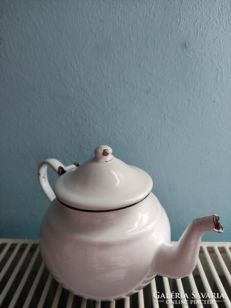 White enameled tea or coffee pot 0.7 dl.
