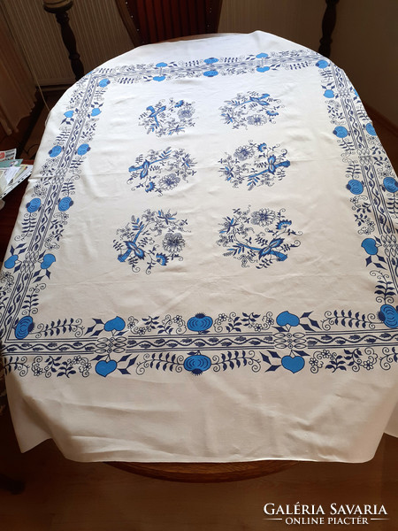 Onion pattern tablecloth, tablecloth. 150X124 cm