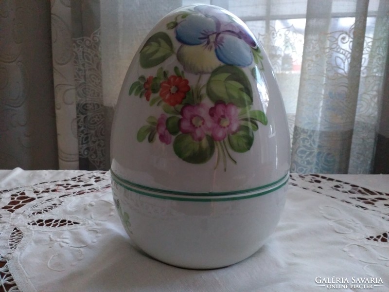 Antik herendi húsvéti porcelán giga tojás , bonbonier