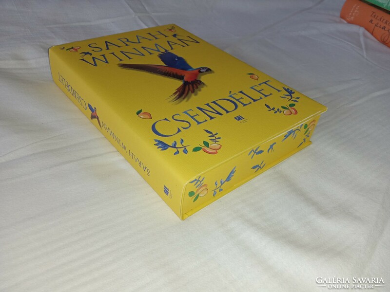 Still life - edge decoration - yellow cover sarah winman - new, unread and flawless copy!!!