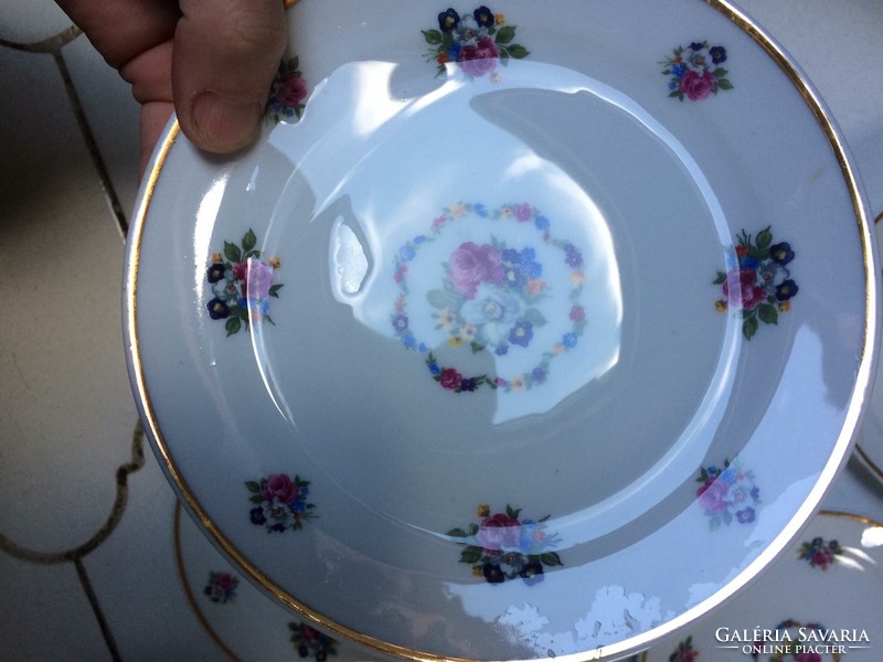 6 Zsolnay flower-patterned porcelain plates, perhaps an old cake set