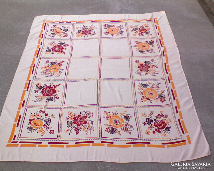 Silk damask floral tablecloth 150x130 cm
