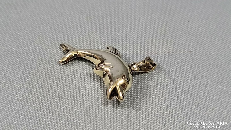 14 K arany delfin medál 0,84 g