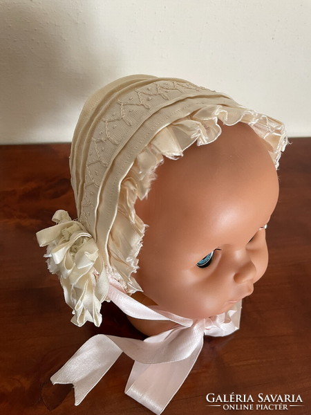 19.Sz.I old head tie on a doll's head